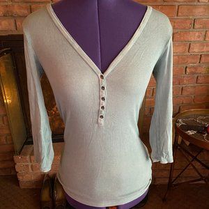 V-Neck 3/4 Sleeve Top